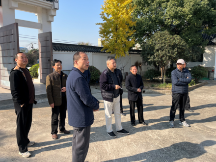 企业家与书法家金友华到访肥东县先锋文化活动中心考察