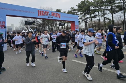 봄바람 가르며 ‘풀쩍’… 2026 YTN 히트앤런 마라톤, 월드컵공원서 개최