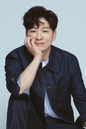 두산베어스, 19일 KIA전 승리기원 시구 진행  - 배우 정상훈