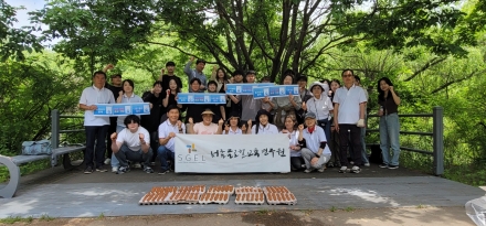 여의샛강에 생명의 흙공을 던지다.