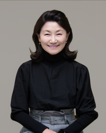 교육심리학 및 창의성·리더십 분야의 권위자이자  SIA 세종교육을 이끌고 있는 이경화 이사장(숭실대학교 명예교수)을 만나, 미래  교육의 핵심 프로젝트인 ‘글로벌리더 (Global Leader)’